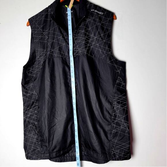 Brooks Running Vest Men's L Black Reflective Windbreaker Athleisure Gorpcore - Picture 4 of 8